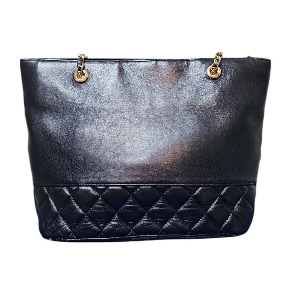 Authentic Vintage Chanel Grand Shopping Tote Lambskin Quilted Tote w/ Gold Chain - Picture 2 of 8
